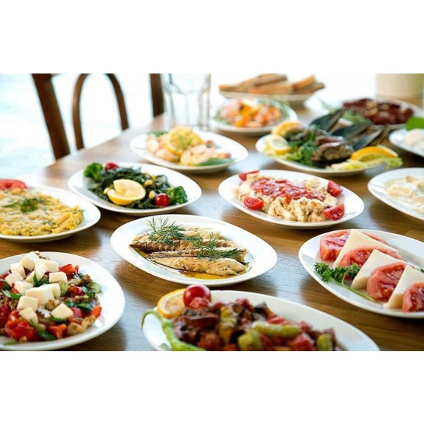 Ünlülerin uğrak yeri Sarıyer garipçe 'de  Qarip restaurantta deniz manzarası eşliğinde Balık menüsü 3
