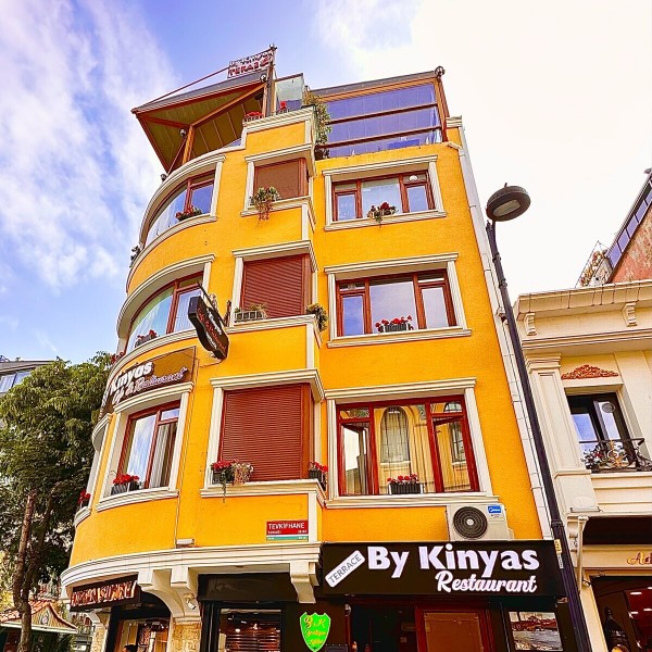 By Kinyas Restaurant'tan Deniz Manzaralı Serpme Kahvaltı MENÜ 3