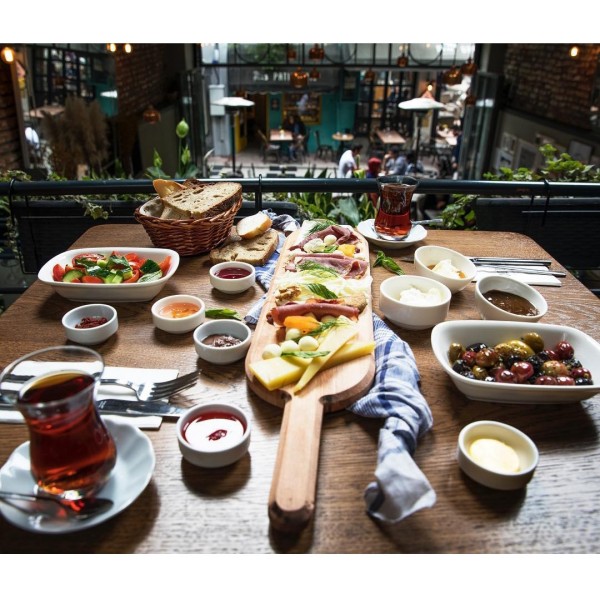 Dandin Karaköy de Enfes Amerikan Kahvaltı Menüsü 3