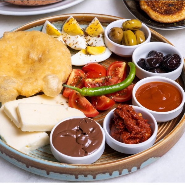 Dandin Karaköy de Enfes Amerikan Kahvaltı Menüsü 4