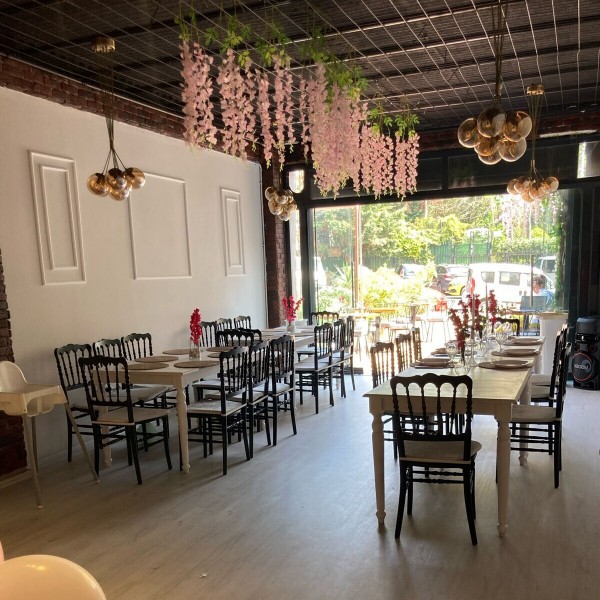 KADIKÖY    Miam Cafe'de Zengin Serpme Kahvaltı Menüsü