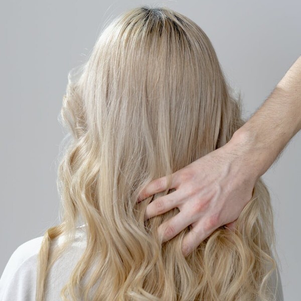 KADIKÖY  Salon Ay Saç Tasarım'dan Bakımlı ve Canlı Görünmenizi Sağlayacak Saç ve Kişisel Bakım Paketleri 3