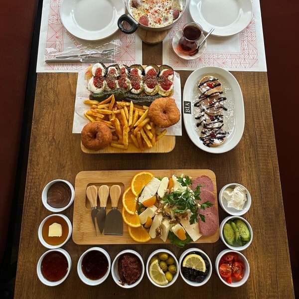 MALTEPE     Bia Cafe & Restaurant'ta Serpme Kahvaltı Menüsü 2