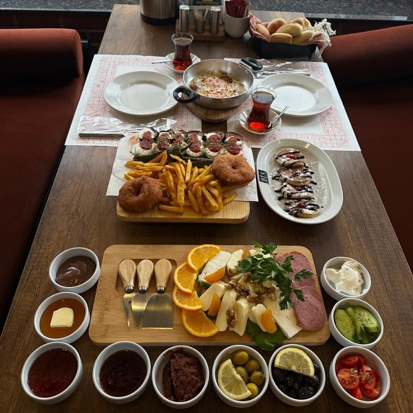 MALTEPE     Bia Cafe & Restaurant'ta Serpme Kahvaltı Menüsü 3