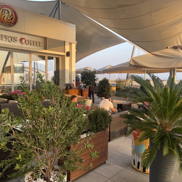 Pendik Marintürk Çarşı Douwe Egberts Coffee'de Deniz Manzarası Eşliğinde Serpme Kahvaltı Menüsü Kişi Başı