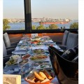 By Muzaffer Beşiktaş Balıkçısı Muhteşem Boğaz Manzarası Eşliğinde Yemek Menüsü KİŞİ BAŞI 4